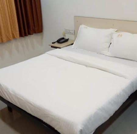 Hotel Vihaan Inn Kolhapur Exterior photo